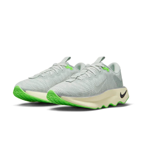 Nike Motiva / Light Silver Green Strike