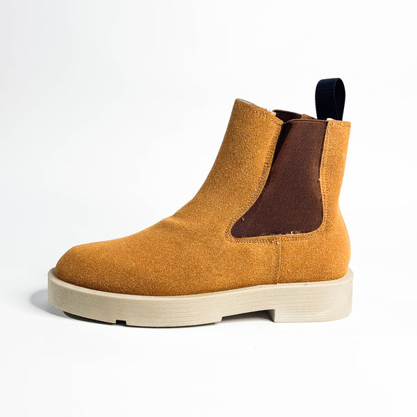 Tan Suede Chelsea Boot / Light Beige