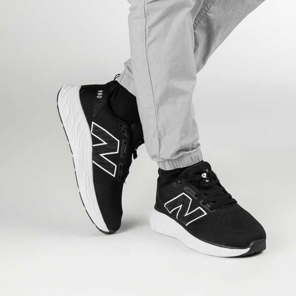 New Balance Arishi V4 / Black